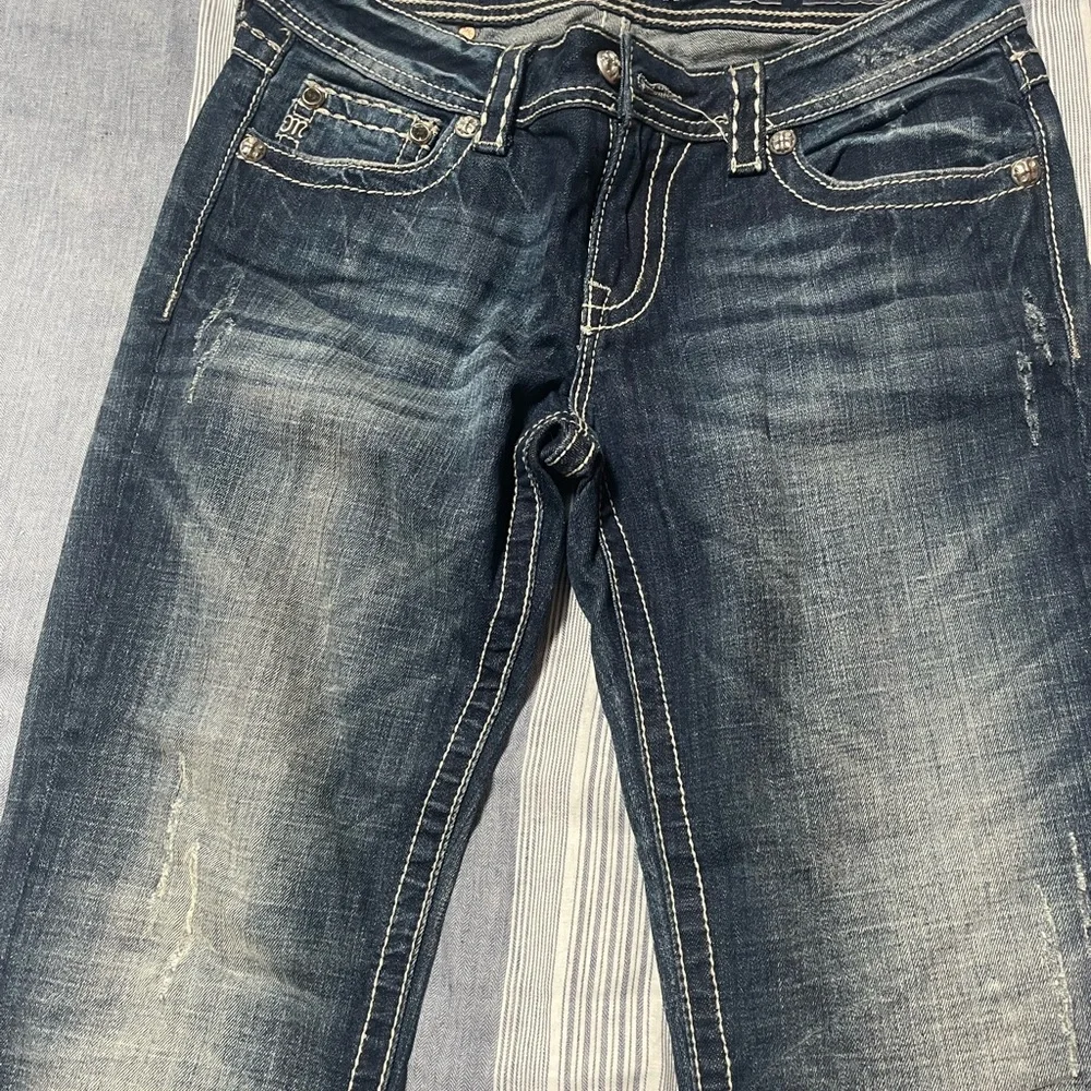 Detailed Rhinestone Jean from Buckle! - Picture 5 of 6